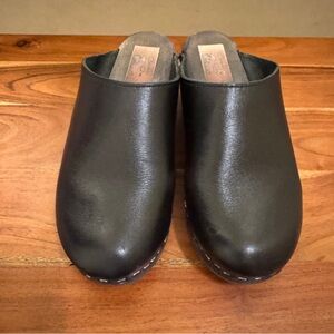 Minimalist Black Leather Swedish Clog on Wood Base Size 6 Handmade